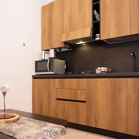 Casa Al Colosseo Holidays Apartamento *
