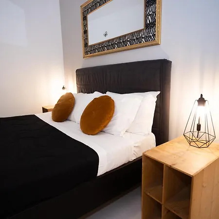 Casa Al Colosseo Holidays Apartamento *